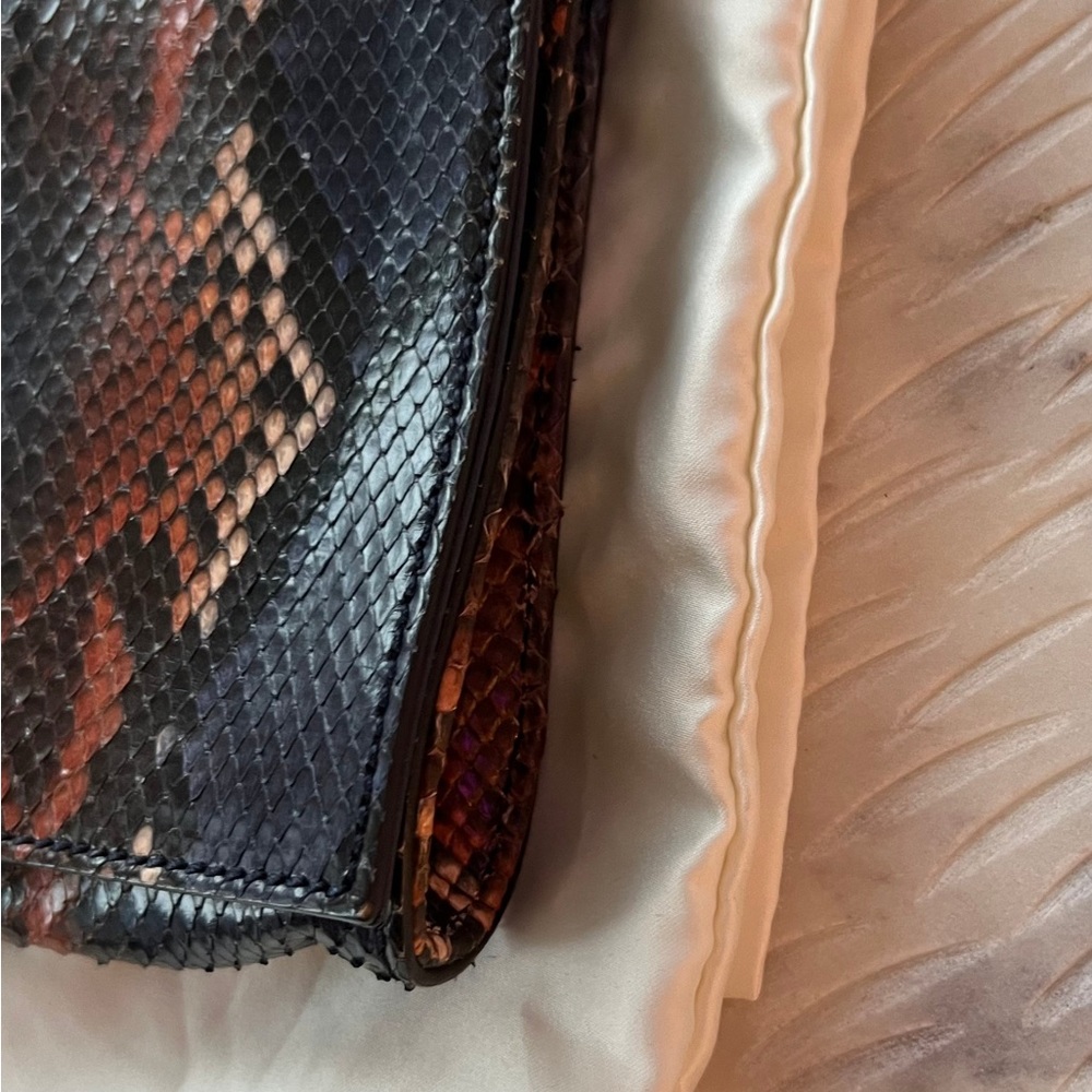 Gucci Python Sienna Clutch - Picture 5 of 9